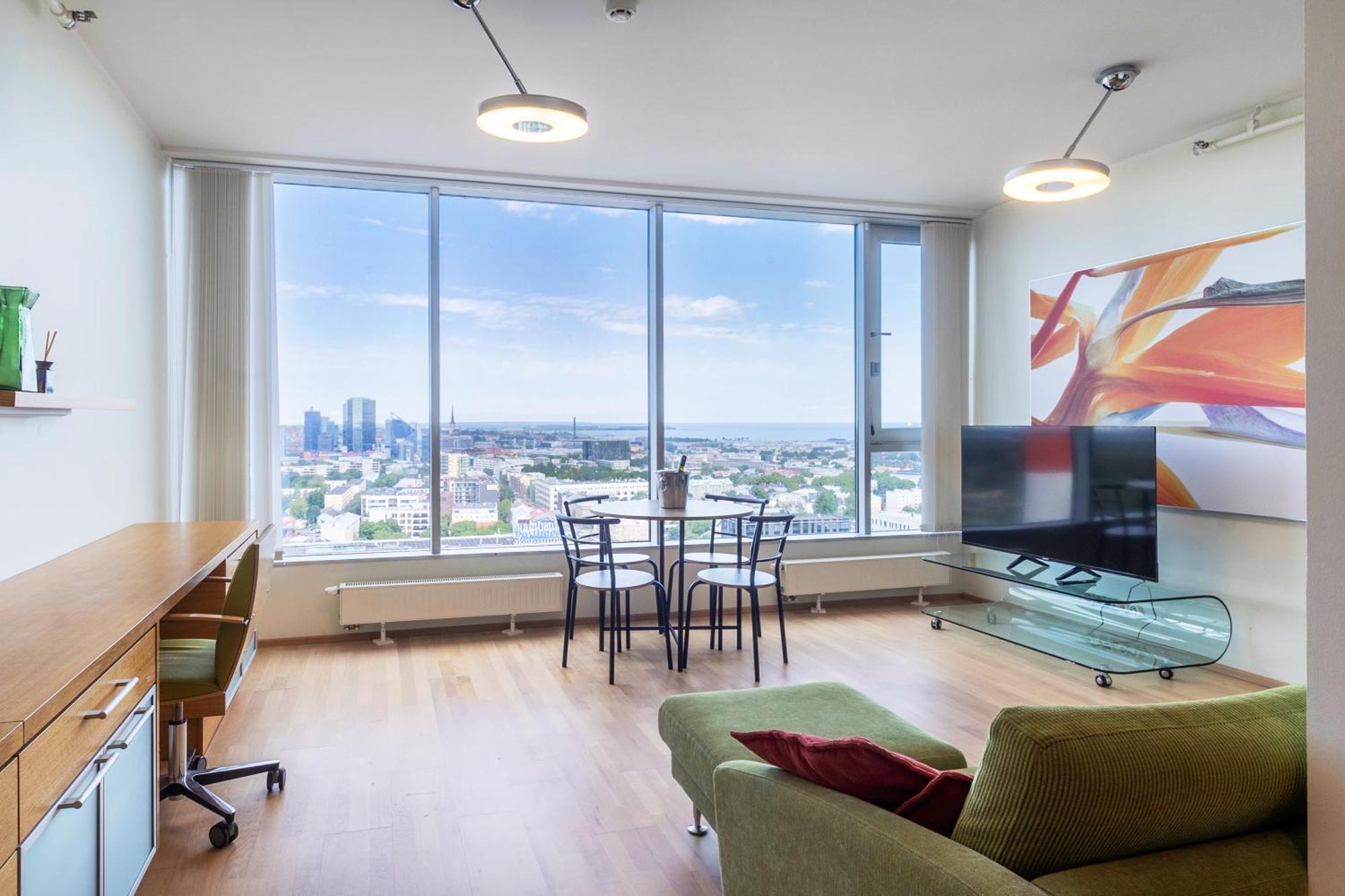 Revalia Fahle Airport Bus-Station Apartments With Best Views Esterno foto