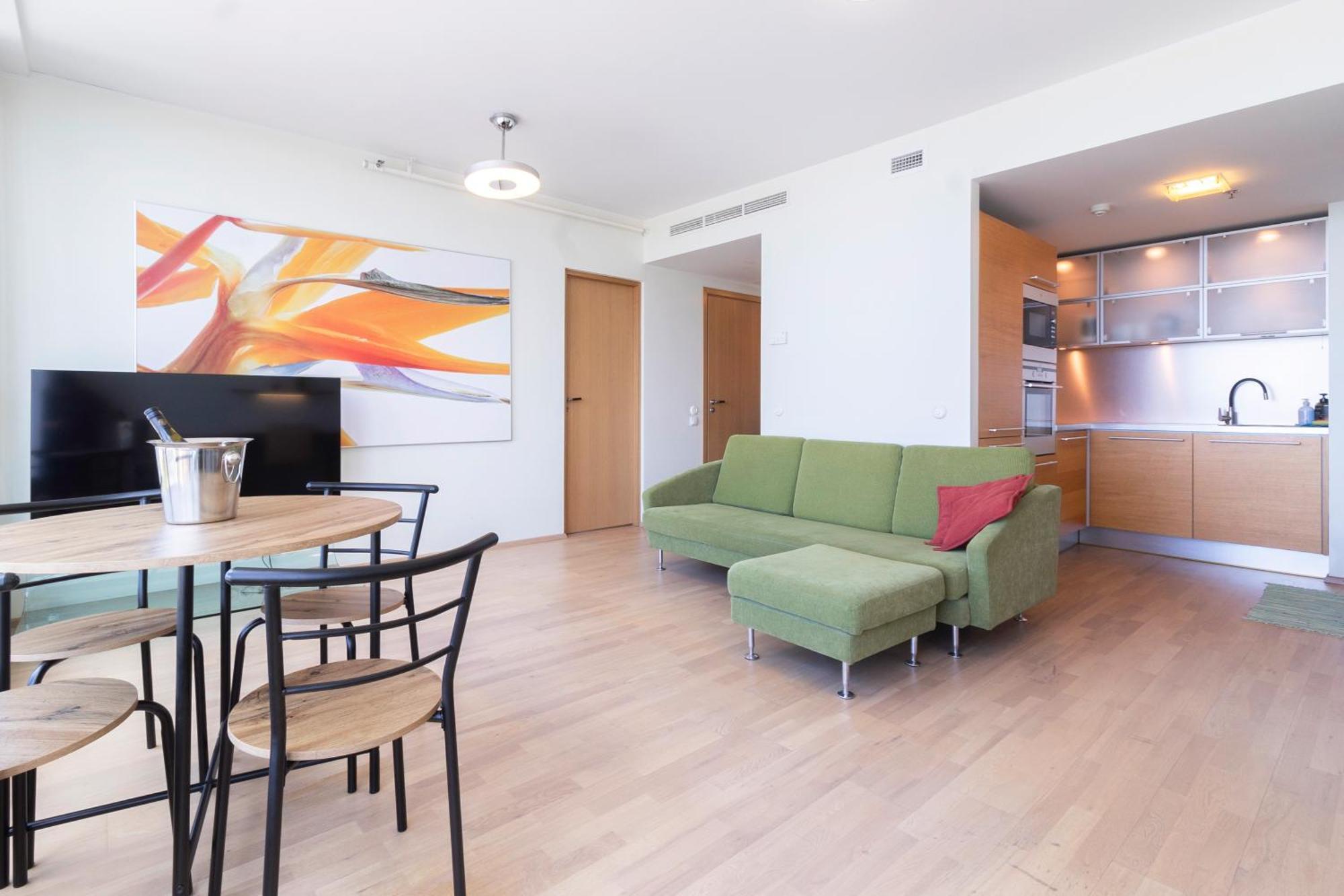 Revalia Fahle Airport Bus-Station Apartments With Best Views Esterno foto
